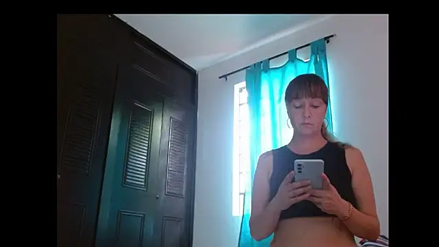Snapshot of IVANNAFOXvh chatting on 07-02-26, 08:04 IVANNAFOXvh online show from 07-02-26, 08:04