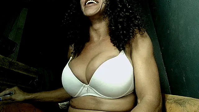 Snapshot of paolla23cm_brasil chatting on 05-14-26, 03:24 paolla23cm brasil online show from 05-14-26, 03:24