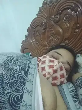 Snapshot of momo_loves chatting on 01-18-26, 03:27 momo loves online show from 01-18-26, 03:27