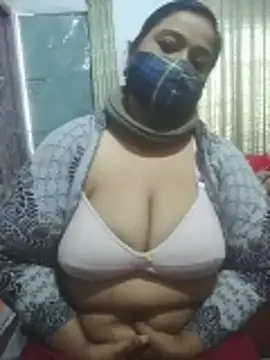 Snapshot of momo_loves chatting on 02-02-26, 06:01 momo loves online show from 02-02-26, 06:01