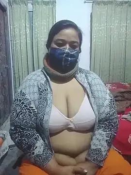 Snapshot of momo_loves chatting on 02-02-26, 06:06 momo loves online show from 02-02-26, 06:06