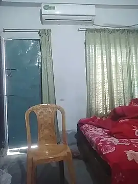 Snapshot of momo_loves chatting on 02-14-26, 04:20 momo loves online show from 02-14-26, 04:20