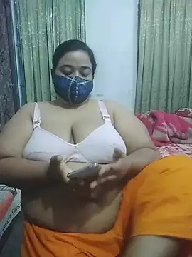 Snapshot of momo_loves chatting on 02-24-26, 06:17 momo loves online show from 02-24-26, 06:17