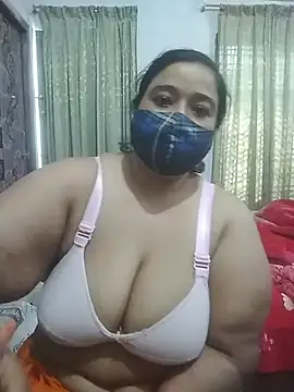 Snapshot of momo_loves chatting on 02-27-26, 05:51 momo loves online show from 02-27-26, 05:51