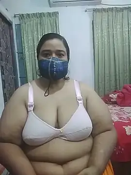 Snapshot of momo_loves chatting on 03-02-26, 01:18 momo loves online show from 03-02-26, 01:18