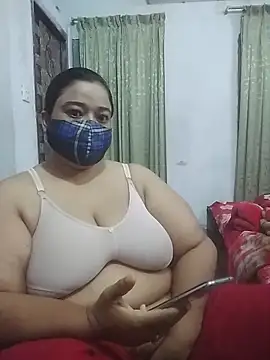 Snapshot of momo_loves chatting on 03-03-26, 06:03 momo loves online show from 03-03-26, 06:03