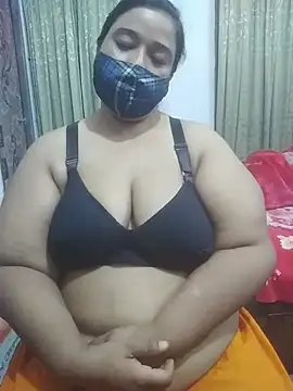 Snapshot of momo_loves chatting on 03-06-26, 06:26 momo loves online show from 03-06-26, 06:26