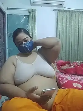 Snapshot of momo_loves chatting on 03-08-26, 07:17 momo loves online show from 03-08-26, 07:17