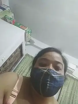 Snapshot of momo_loves chatting on 03-10-26, 06:24 momo loves online show from 03-10-26, 06:24