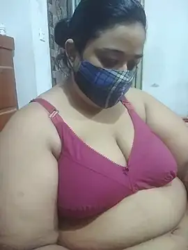 momo loves online show from 08-03-26, 02:44