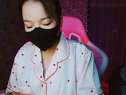 -Tamy- online show from 04-28-26, 02:33