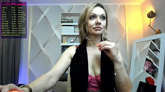 Monika-peach online show from 06-19-26, 09:18