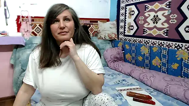 Adelinemilf online show from 04-28-26, 01:49