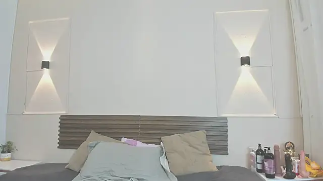 Snapshot of mia_gold_ chatting on 07-01-26, 06:51 mia gold online show from 07-01-26, 06:51