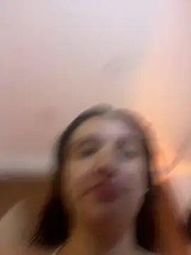 Snapshot of Violett_hott_ chatting on 05-22-26, 01:06 Violett hott online show from 05-22-26, 01:06