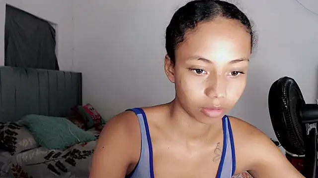 Snapshot of linda_brown_ chatting on 02-19-26, 01:18 linda brown online show from 02-19-26, 01:18