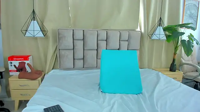 scarlettjohnson  online show from 07-18-26, 07:50