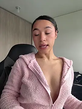 crystal dlun online show from 02-08-26, 03:59