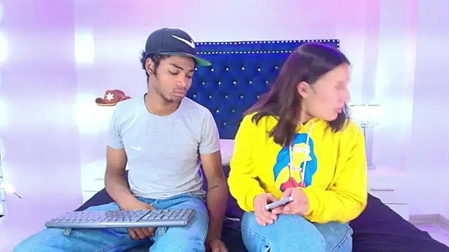 Cristal and luke online show from 04-22-26, 03:31