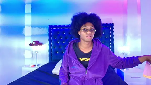 Cristal and luke online show from 04-26-26, 03:37