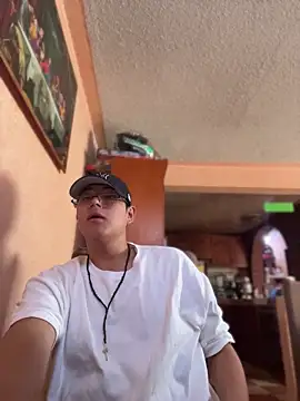 Snapshot of soyrodryp chatting on 02-15-26, 03:31 soyrodryp online show from 02-15-26, 03:31