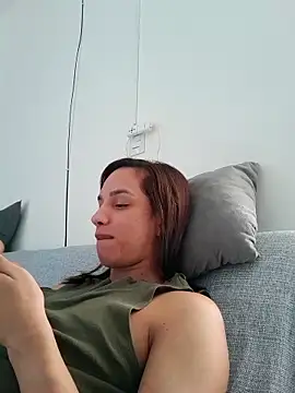 Snapshot of ofjuliaa chatting on 05-05-26, 02:36 ofjuliaa online show from 05-05-26, 02:36