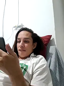 Snapshot of ofjuliaa chatting on 05-09-26, 01:33 ofjuliaa online show from 05-09-26, 01:33