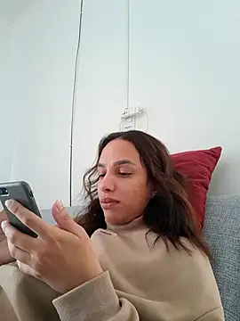 Snapshot of ofjuliaa chatting on 05-11-26, 04:59 ofjuliaa online show from 05-11-26, 04:59