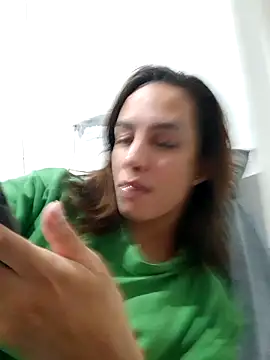 Snapshot of ofjuliaa chatting on 05-16-26, 08:33 ofjuliaa online show from 05-16-26, 08:33