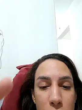 Snapshot of ofjuliaa chatting on 05-17-26, 05:38 ofjuliaa online show from 05-17-26, 05:38
