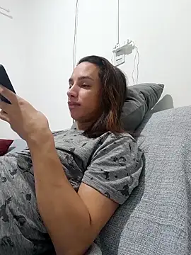 Snapshot of ofjuliaa chatting on 06-10-26, 04:34 ofjuliaa online show from 06-10-26, 04:34