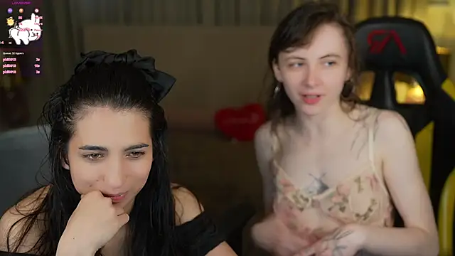 Snapshot of Orly_flame chatting on 05-31-26, 06:42 Orly flame online show from 05-31-26, 06:42
