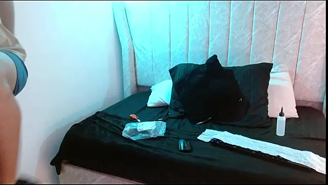 Angel adrien online show from 04-25-26, 12:52