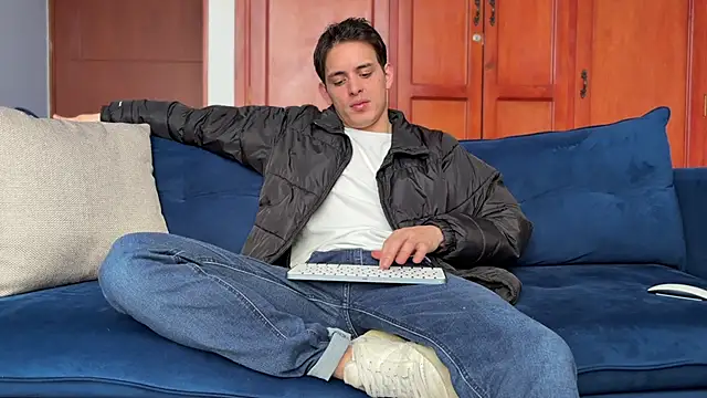 Enzho liam online show from 03-27-26, 04:51