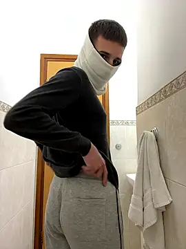 Snapshot of petiteyanel chatting on 01-16-26, 11:42 petiteyanel online show from 01-16-26, 11:42