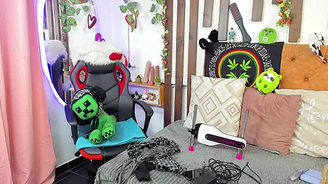 MeowMota  online show from 07-26-26, 04:25
