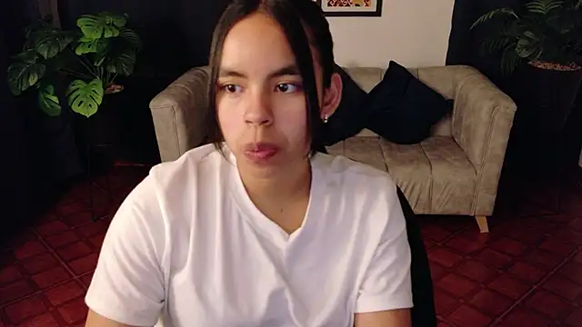 SofiaMante  online show from 03-11-26, 09:43