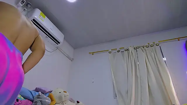 Snapshot of vennuss19 chatting on 04-30-26, 10:58 vennuss19 online show from 04-30-26, 10:58