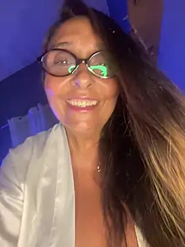 Snapshot of Annalua73 chatting on 01-08-26, 11:29 Annalua73 online show from 01-08-26, 11:29