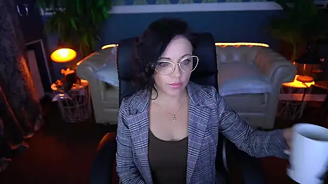 Snapshot of Dafni_Monn chatting on 05-27-26, 05:37 Dafni Monn online show from 05-27-26, 05:37