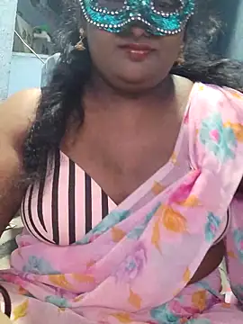 Snapshot of divyasree1431 chatting on 06-08-26, 01:55 divyasree1431 online show from 06-08-26, 01:55