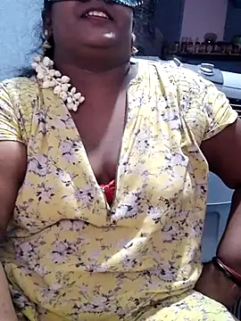 Snapshot of divyasree1431 chatting on 06-09-26, 02:50 divyasree1431 online show from 06-09-26, 02:50