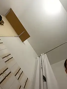 Snapshot of Maya-www chatting on 01-18-26, 12:20 Maya-www online show from 01-18-26, 12:20