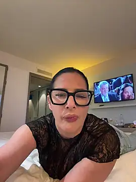 Snapshot of Maya-www chatting on 02-20-26, 05:13 Maya-www online show from 02-20-26, 05:13