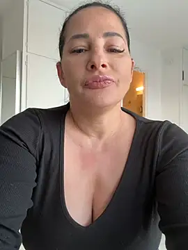 Snapshot of Maya-www chatting on 03-01-26, 03:58 Maya-www online show from 03-01-26, 03:58