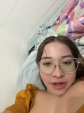 Snapshot of AliciaWhite_nt chatting on 06-16-26, 01:08 AliciaWhite nt online show from 06-16-26, 01:08