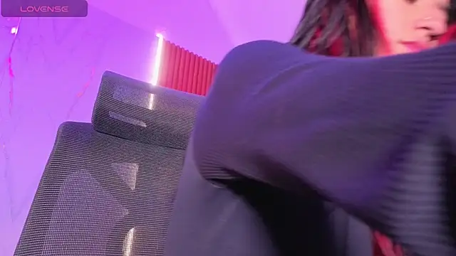 dulcetorresvg online show from 04-28-26, 03:11