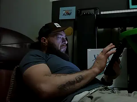 Snapshot of Numba1dad_ chatting on 01-17-26, 02:05 Numba1dad online show from 01-17-26, 02:05
