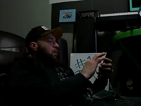 Snapshot of Numba1dad_ chatting on 02-01-26, 10:36 Numba1dad online show from 02-01-26, 10:36