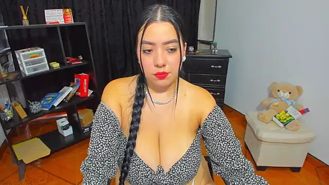 SophiiaRios  online show from 01-09-26, 11:35
